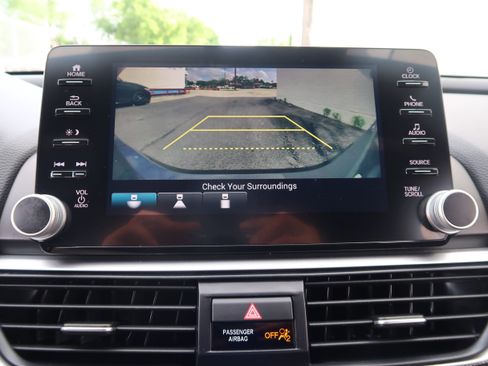 Used 2019 Honda Accord Sport image 18