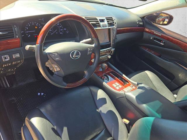 Used 2010 Lexus LS 460 L w/ Luxury Pkg RWD image 10