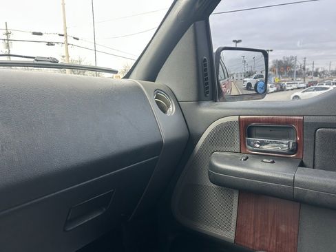 Used 2005 Ford F150 Lariat image 23