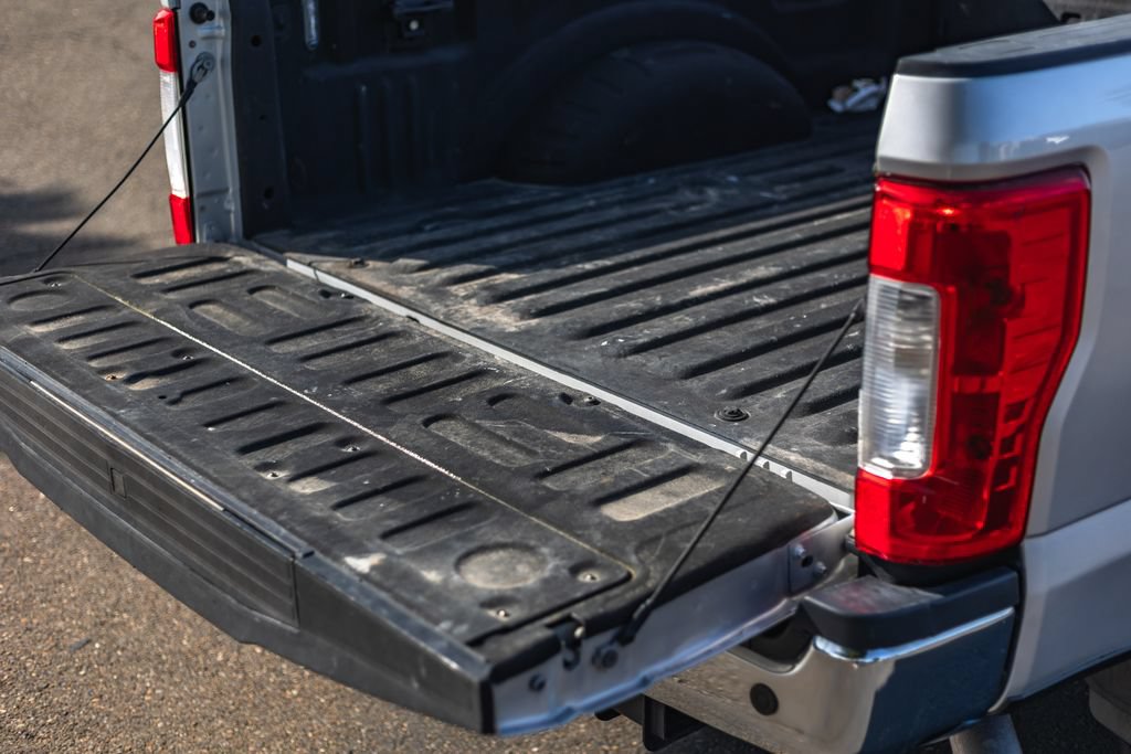 Used 2018 Ford F350 XLT w/ XLT Value Package AWD/4WD image 9