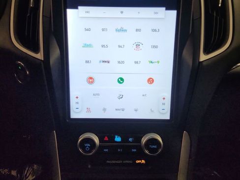 Used 2022 Ford Edge SEL w/ Convenience Package image 17