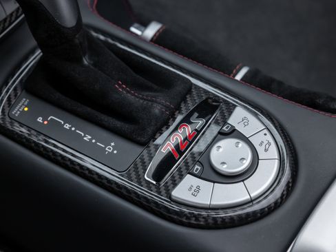 Used 2009 Mercedes-Benz SLR image 30