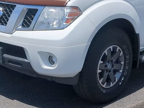 Used 2018 Nissan Frontier PRO-4X AWD/4WD image 9