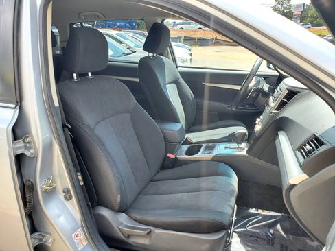 Used 2013 Subaru Outback 2.5i Premium w/ All-Weather Pkg AWD/4WD image 3