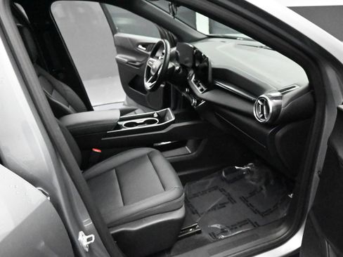 Used 2025 Chevrolet Equinox LT w/ Convenience Package II AWD/4WD image 21