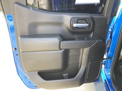 Used 2022 Chevrolet Silverado 1500 Custom image 15