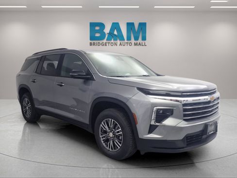 New 2026 Chevrolet Traverse LT w/ Driver Confidence Package image 1