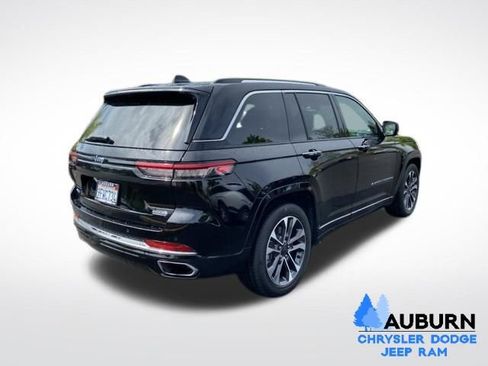 Used 2023 Jeep Grand Cherokee Overland AWD/4WD image 7