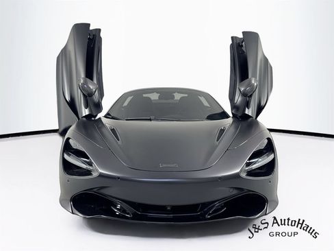 Used 2020 McLaren 720S Performance RWD image 2