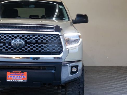 Used 2018 Toyota Tundra SR5 w/ TRD Off Road Package AWD/4WD image 5