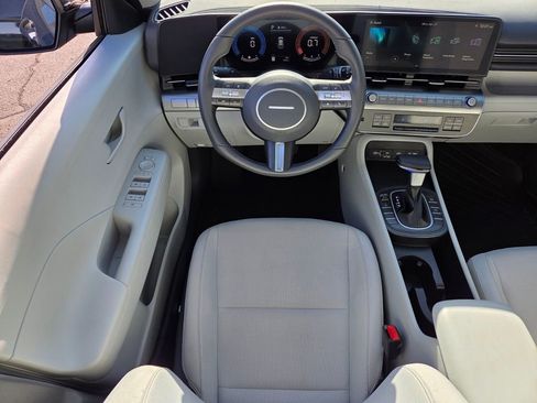 Used 2025 Hyundai Kona SEL AWD/4WD image 17