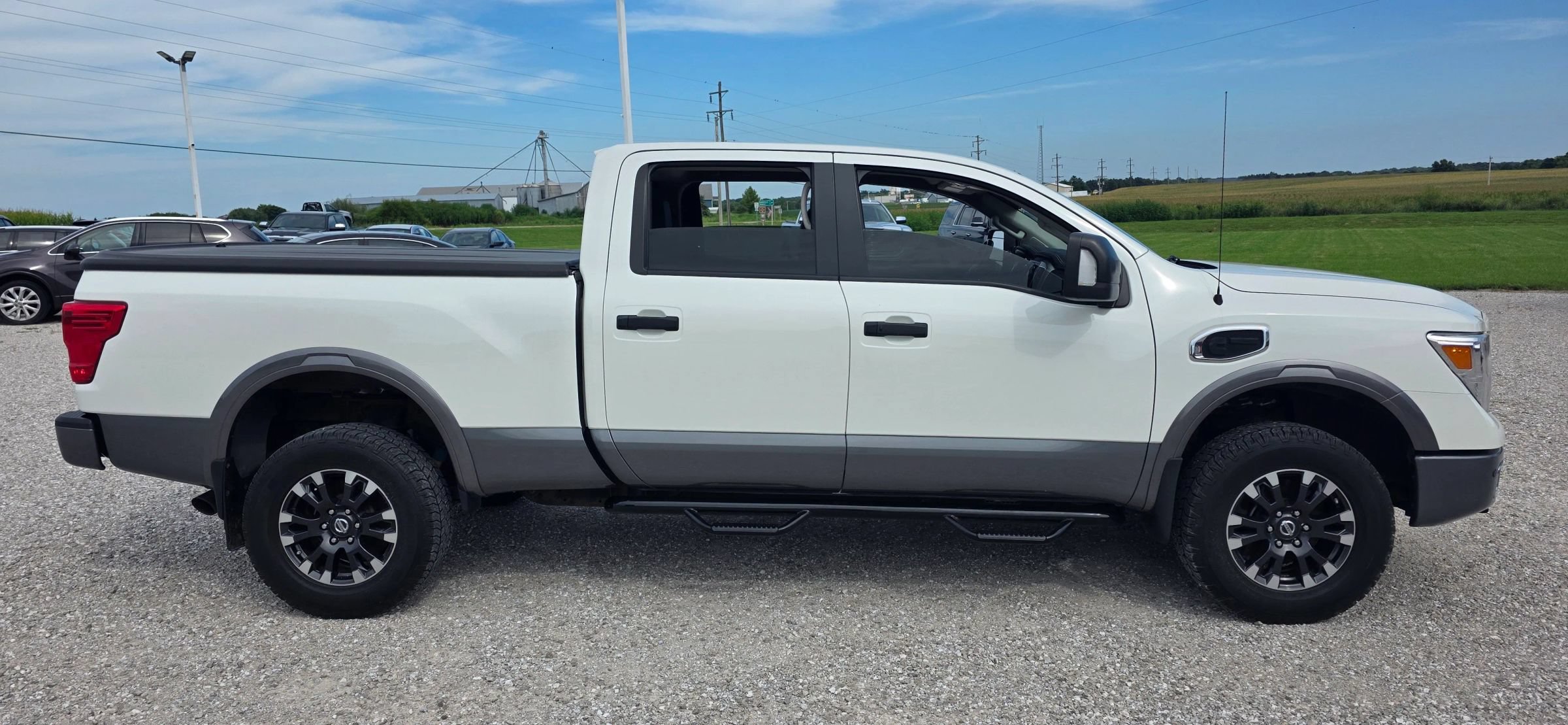 Used 2018 Nissan Titan PRO-4X w/ Pro-4x Utility Package AWD/4WD image 2