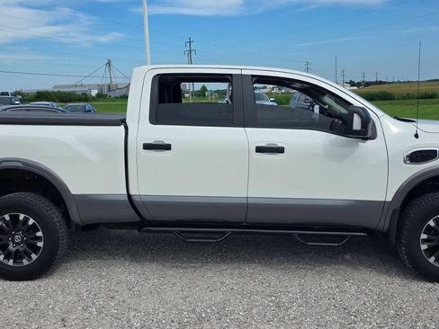 Used 2018 Nissan Titan PRO-4X w/ Pro-4x Utility Package AWD/4WD image 2