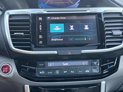 Used 2017 Honda Accord Touring image 22