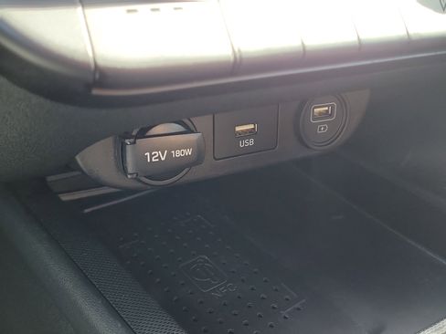 Used 2021 Hyundai Elantra Limited FWD image 36