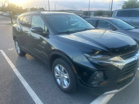 Used 2021 Chevrolet Blazer LT FWD image 2