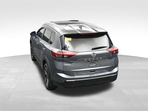 Used 2025 Nissan Rogue SV w/ SV Premium Package FWD image 21
