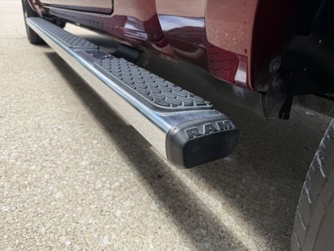Used 2019 RAM 1500 Laramie RWD image 16
