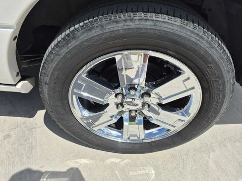 Used 2010 Ford Expedition Limited RWD image 10