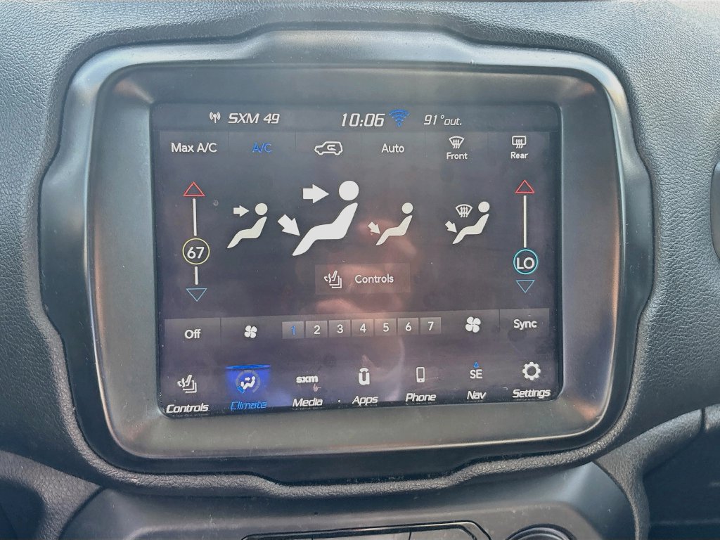 Used 2021 Jeep Renegade Trailhawk w/ Sun & Sound Group AWD/4WD image 17