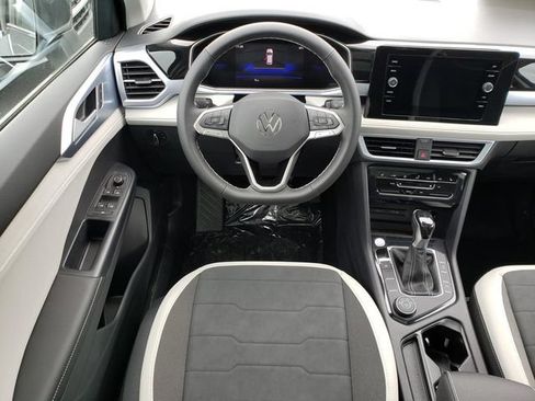 New 2026 Volkswagen Taos SE AWD/4WD image 10