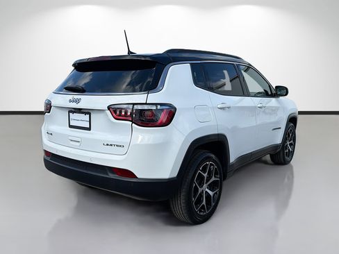 Used 2024 Jeep Compass Limited AWD/4WD image 3