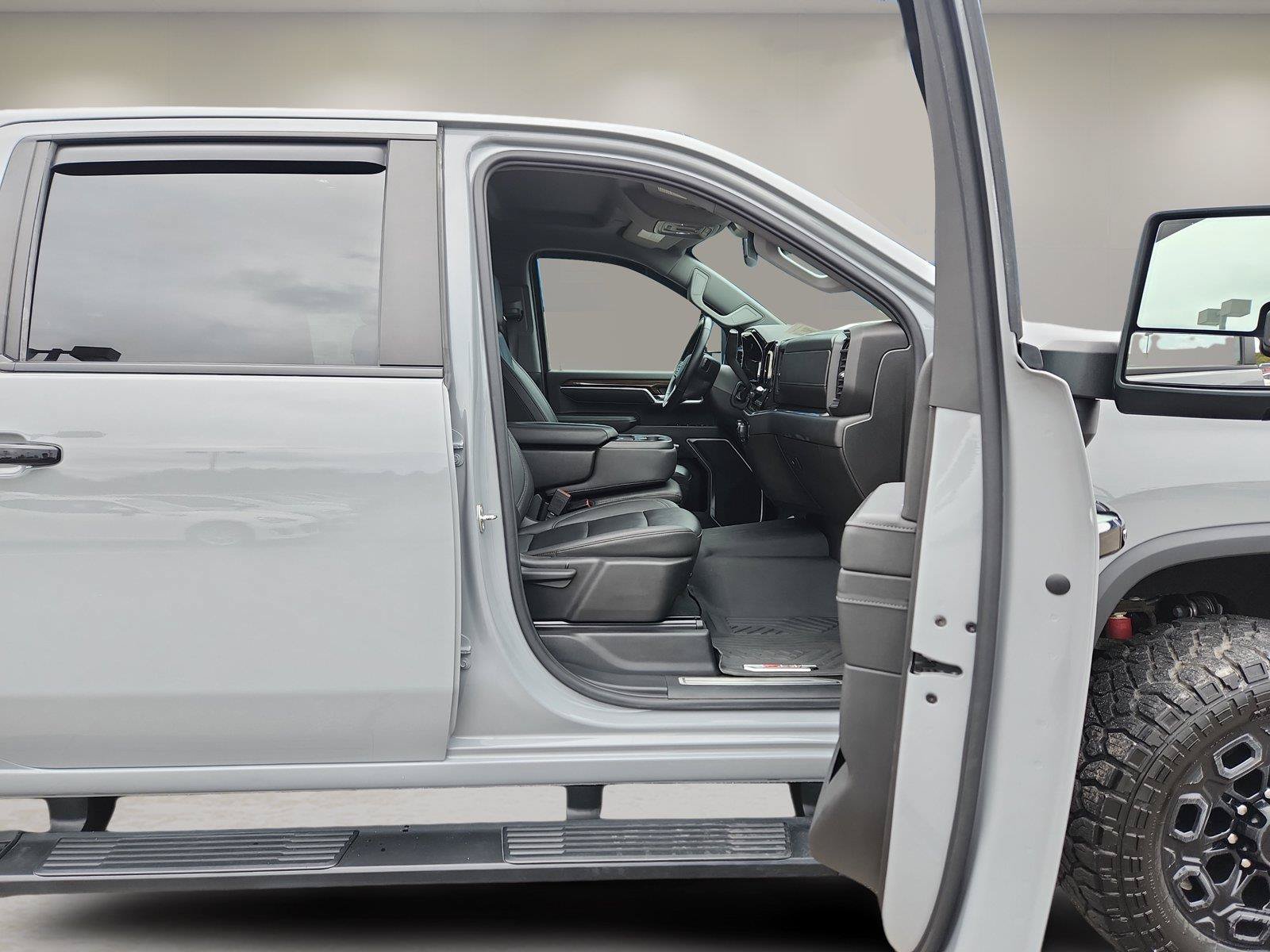 Used 2024 Chevrolet Silverado 2500 LT w/ Z71 Sport Edition AWD/4WD image 27