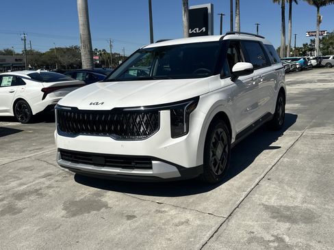 New 2026 Kia Carnival EX FWD image 2