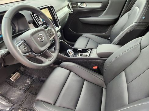 Used 2026 Volvo XC40 B5 Ultra w/ Protection Package Premier image 7