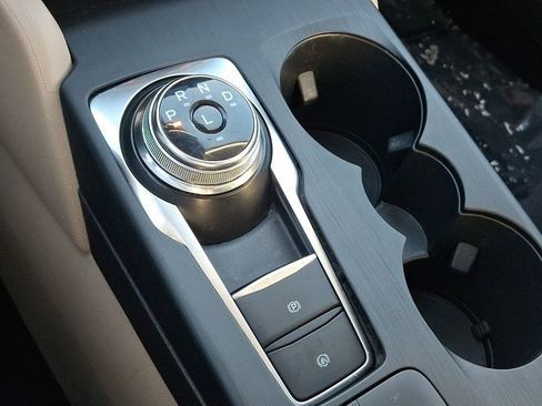 Used 2020 Ford Escape SE image 16