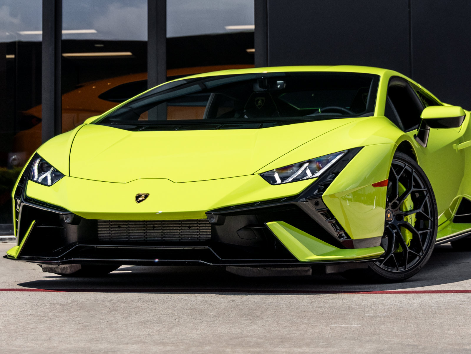 Used 2024 Lamborghini Huracan Tecnica RWD image 3
