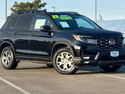 Certified 2023 Honda Passport TrailSport image 2