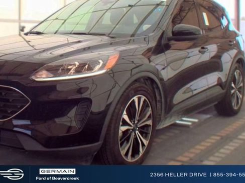 Used 2022 Ford Escape SE w/ SE Sport Appearance Package FWD image 1