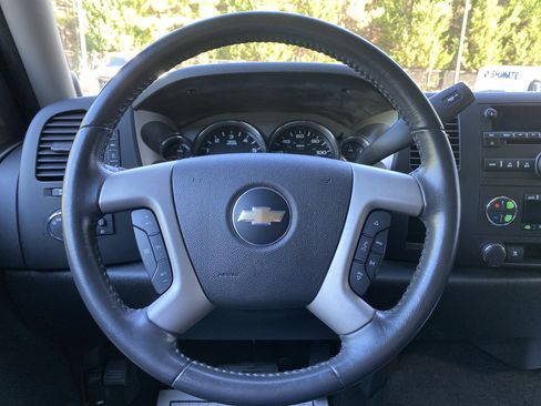 Used 2009 Chevrolet Silverado 1500 LT w/ Power Pack Plus RWD image 18