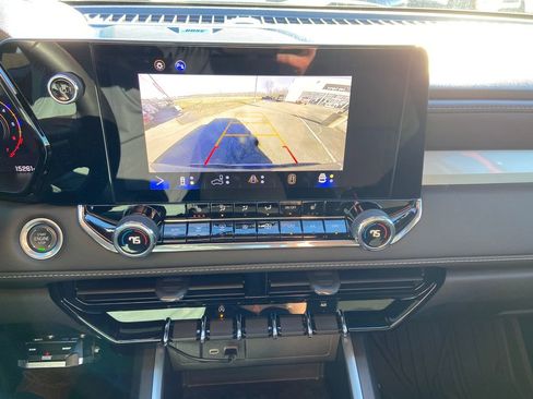 Used 2024 Chevrolet Colorado LT w/ LT Convenience Package II image 25