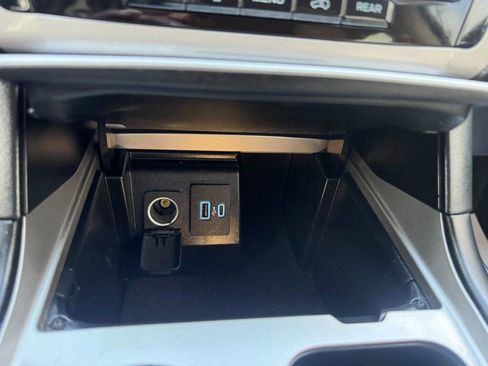 Used 2023 Ford Explorer 4WD image 10