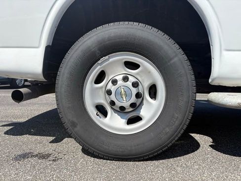 Used 2024 Chevrolet Express 2500 w/ Driver Convenience Package RWD image 20