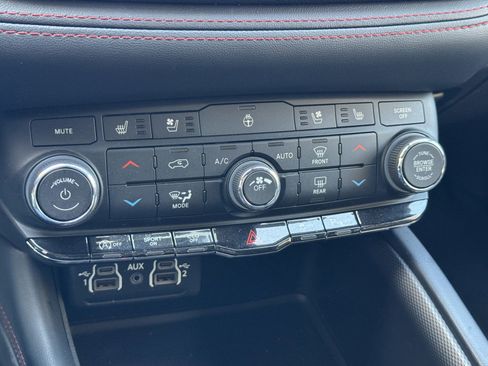 Used 2024 Dodge Durango GT RWD image 21
