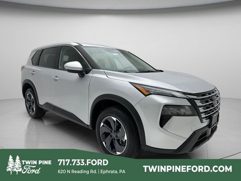 Used 2025 Nissan Rogue SV AWD/4WD image 1