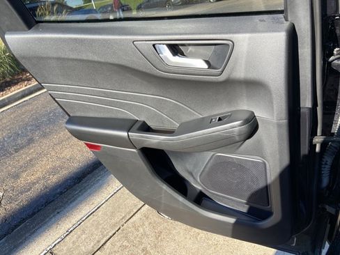 Used 2025 Ford Escape ST-Line FWD image 22