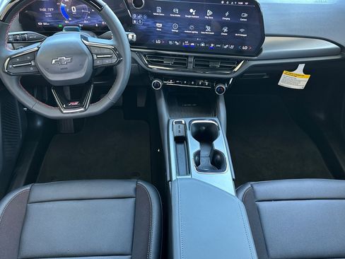 New 2025 Chevrolet Equinox EV RS image 13