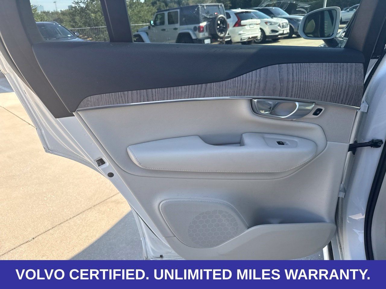 Certified 2023 Volvo XC90 B6 Plus w/ Protection Package Premier AWD/4WD image 19