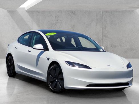 Used 2025 Tesla Model 3 Long Range RWD image 2