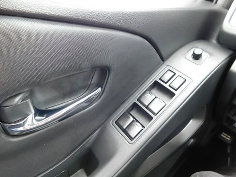 Used 2023 Nissan Frontier SV w/ SV Convenience Package image 32