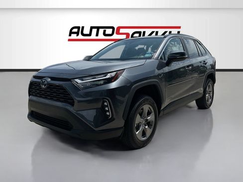 Used 2025 Toyota RAV4 XLE w/ Convenience Package AWD/4WD image 3