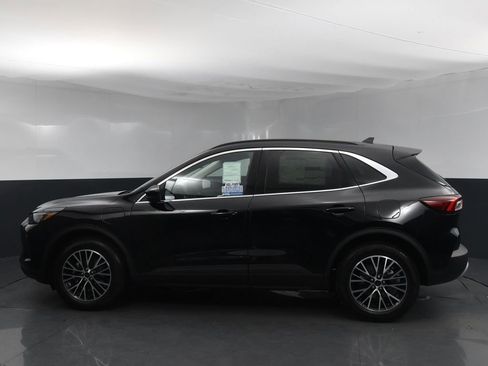 New 2024 Ford Escape SE w/ PHEV Premium Package image 3
