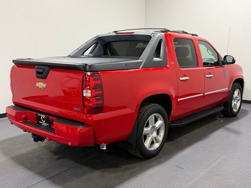 Used 2011 Chevrolet Avalanche LTZ image 4