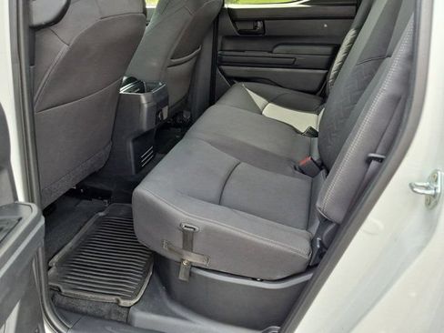 Certified 2025 Toyota Tacoma SR5 AWD/4WD image 16