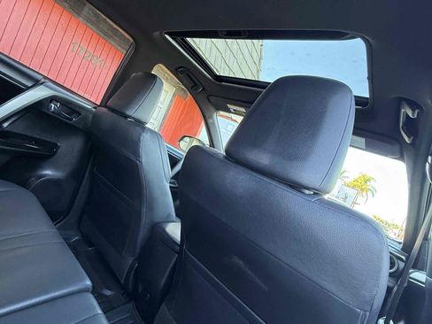 Used 2018 Toyota RAV4 SE w/ All Weather Liner Package FWD image 71