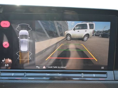 Used 2022 Volkswagen GTI SE FWD image 27
